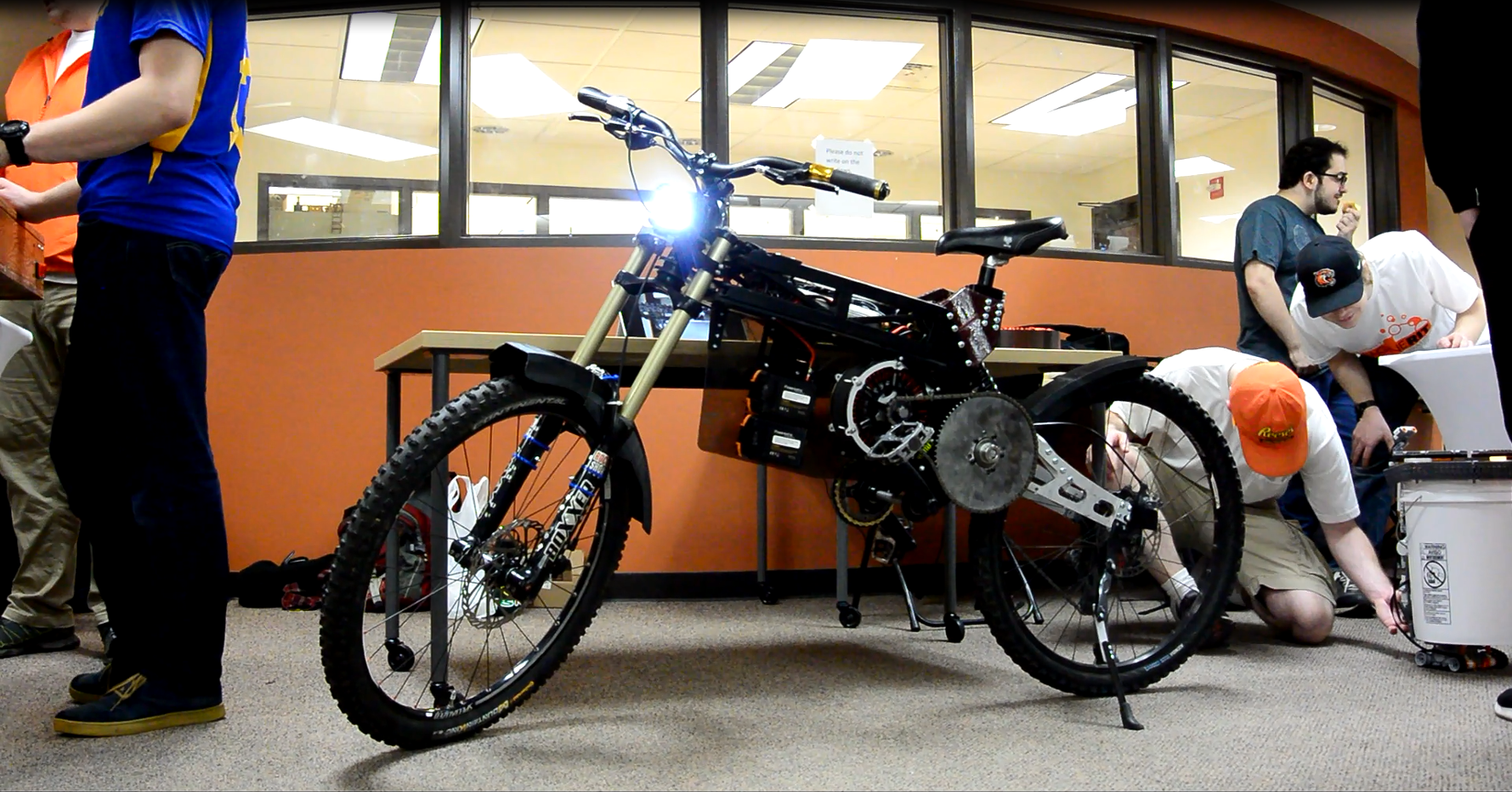 Custom Electric Motorcycle/Bicycle Hybrid: Blackbird project image